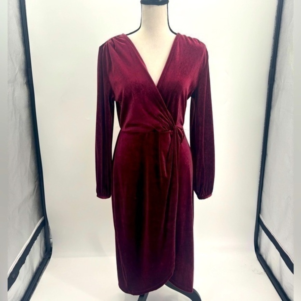 UEC A New Day maroon velour long sleevee midi dress size small